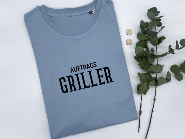 T-Shirt "Auftragsgriller" in Nordic-Blue T-Shirt "Auftragsgriller" in Nordic-Blue